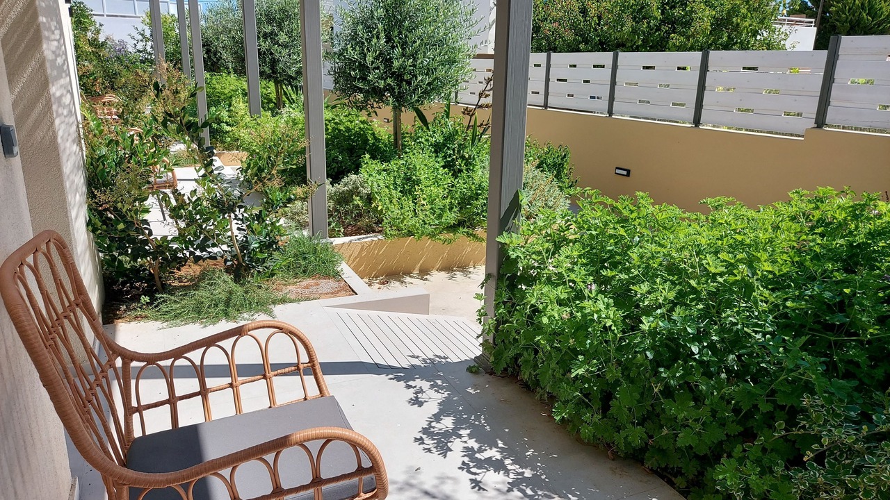Photo of Patio Balcony in Platanes