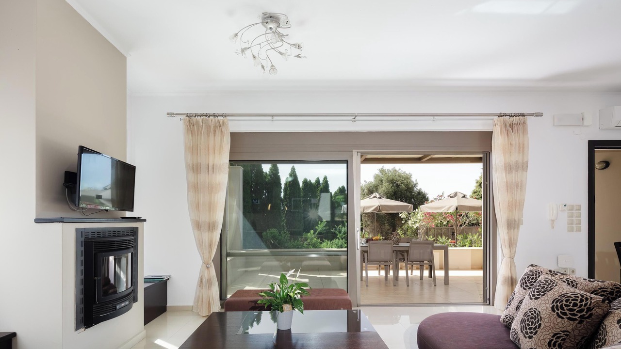 Photo of Livingroom in Kato Valsamonero