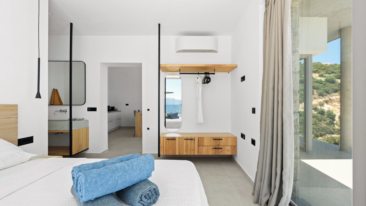 Photo of Bedroom in Evgiros