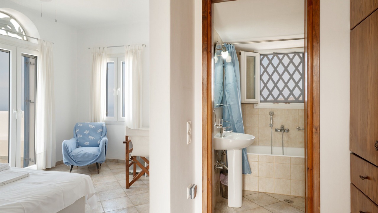 Photo of Bathroom in Exomvourgo
