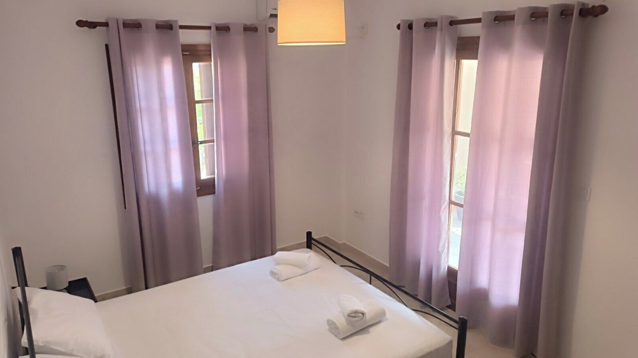 Photo of Bedroom in Dhrakata