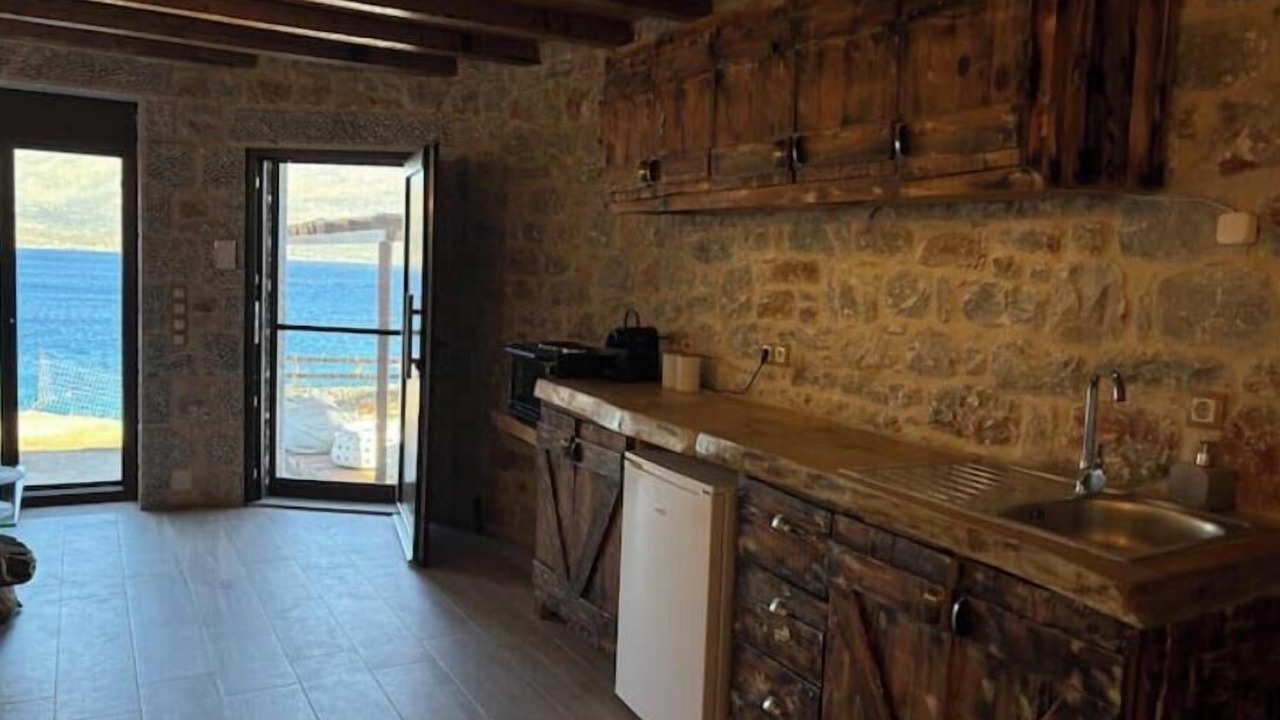 Photo of Kitchen in East Mani