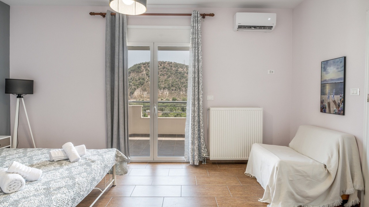 Photo of Bedroom in Aigio
