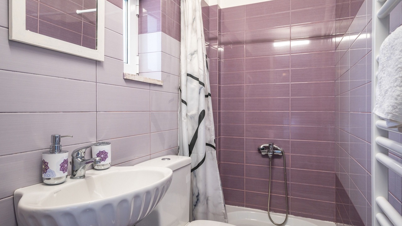 Photo of Bathroom in Aigio