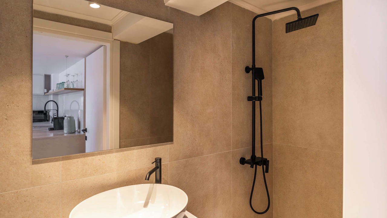 Photo of Bathroom in Adamas