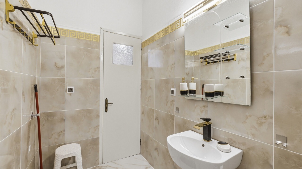 Photo of Bathroom in Messonghi