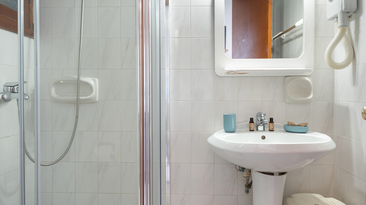 Photo of Bathroom in Amoopi