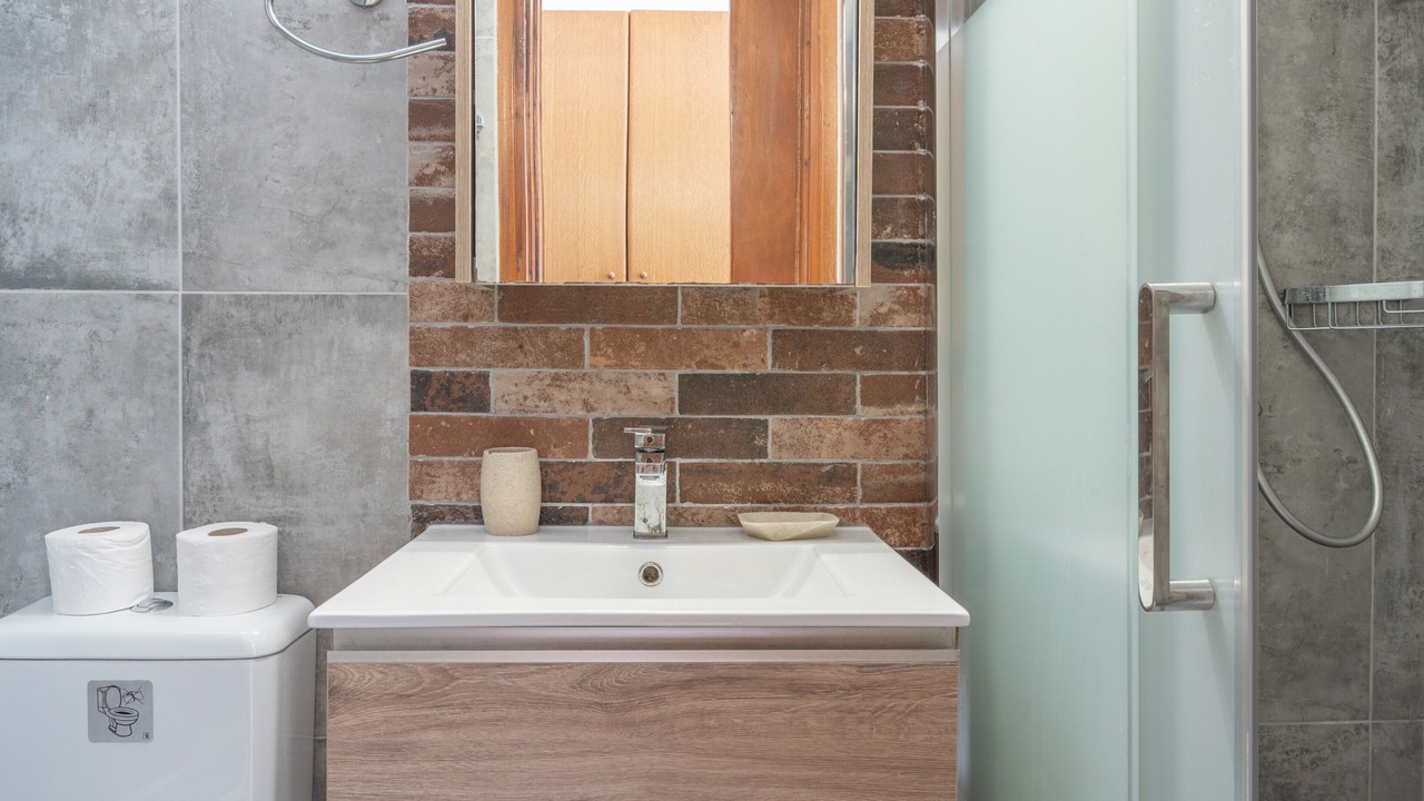 Photo of Bathroom in Amoopi