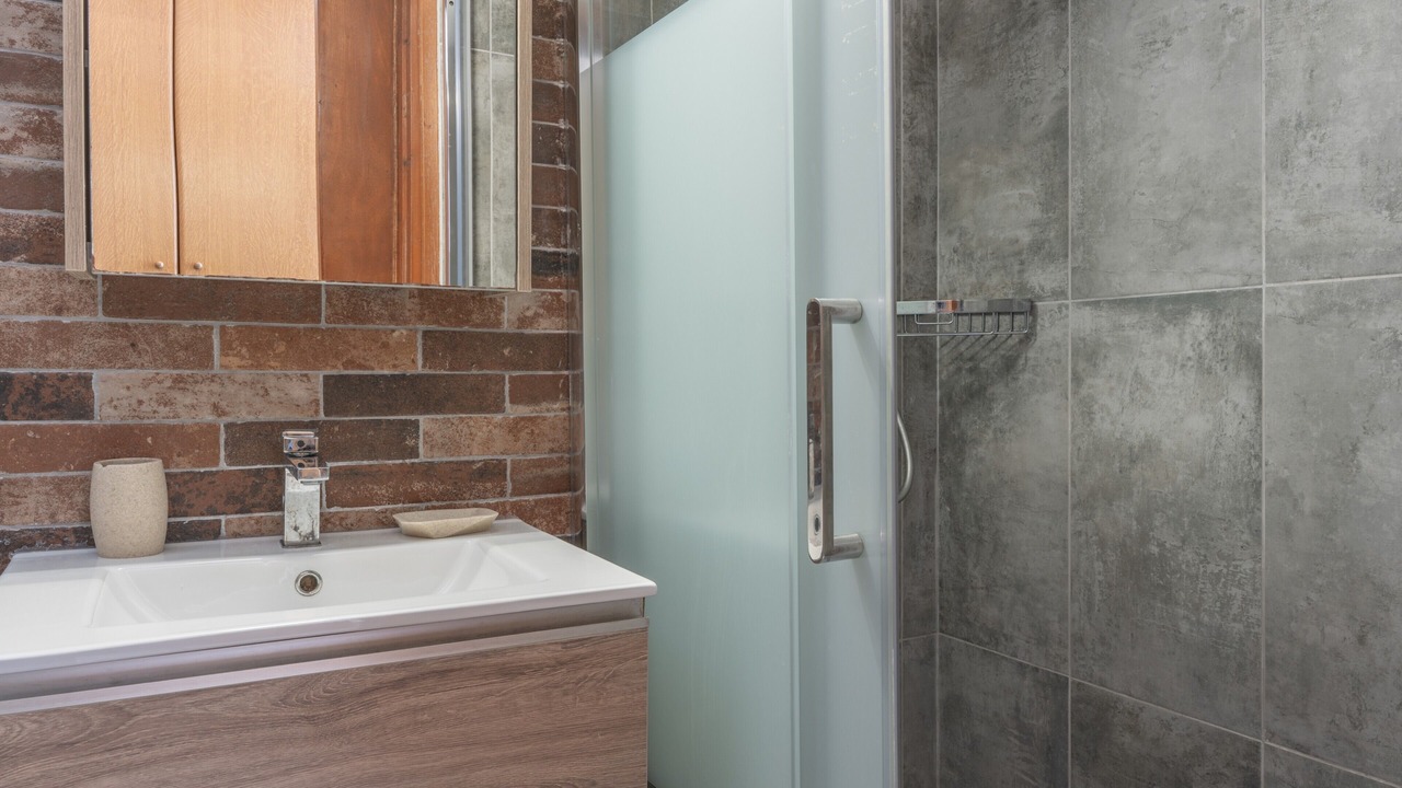 Photo of Bathroom in Amoopi