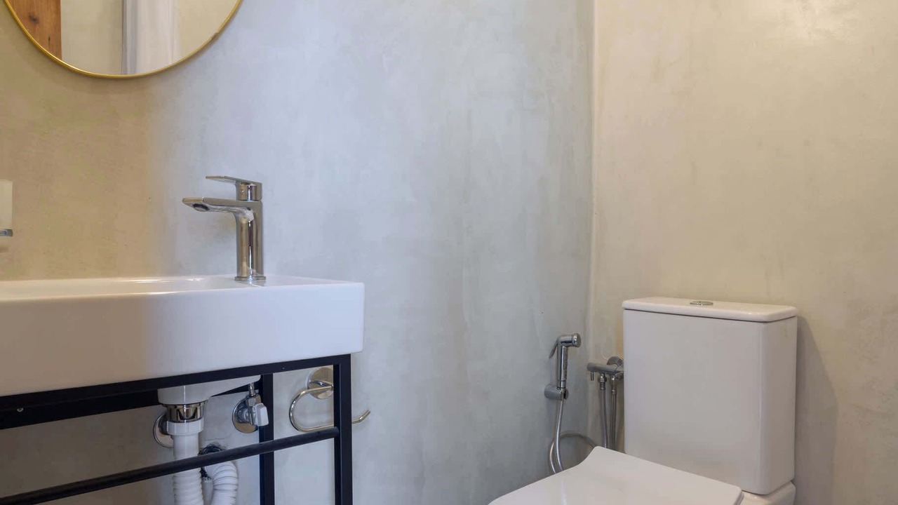 Photo of Bathroom in Amnatos
