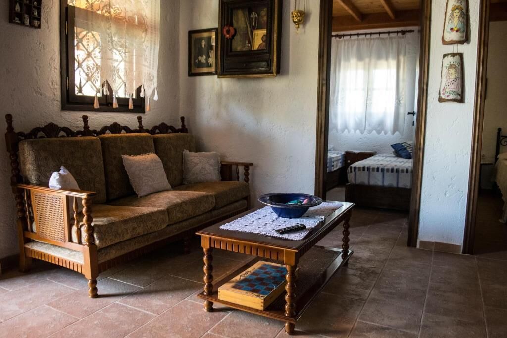 Photo of Livingroom in Ormos Panagias