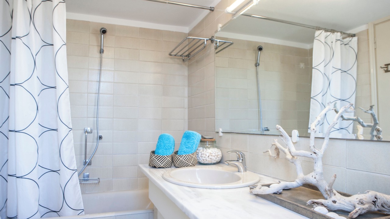 Photo of Bathroom in Ixia