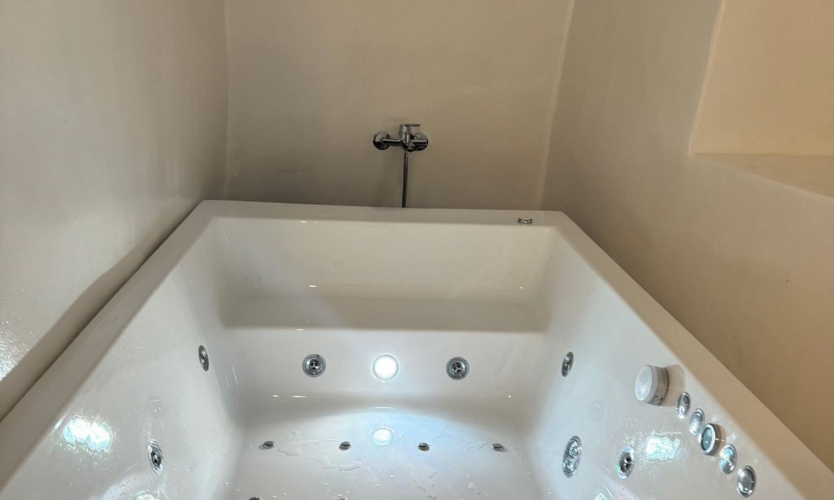 Photo of Bathroom in Ios