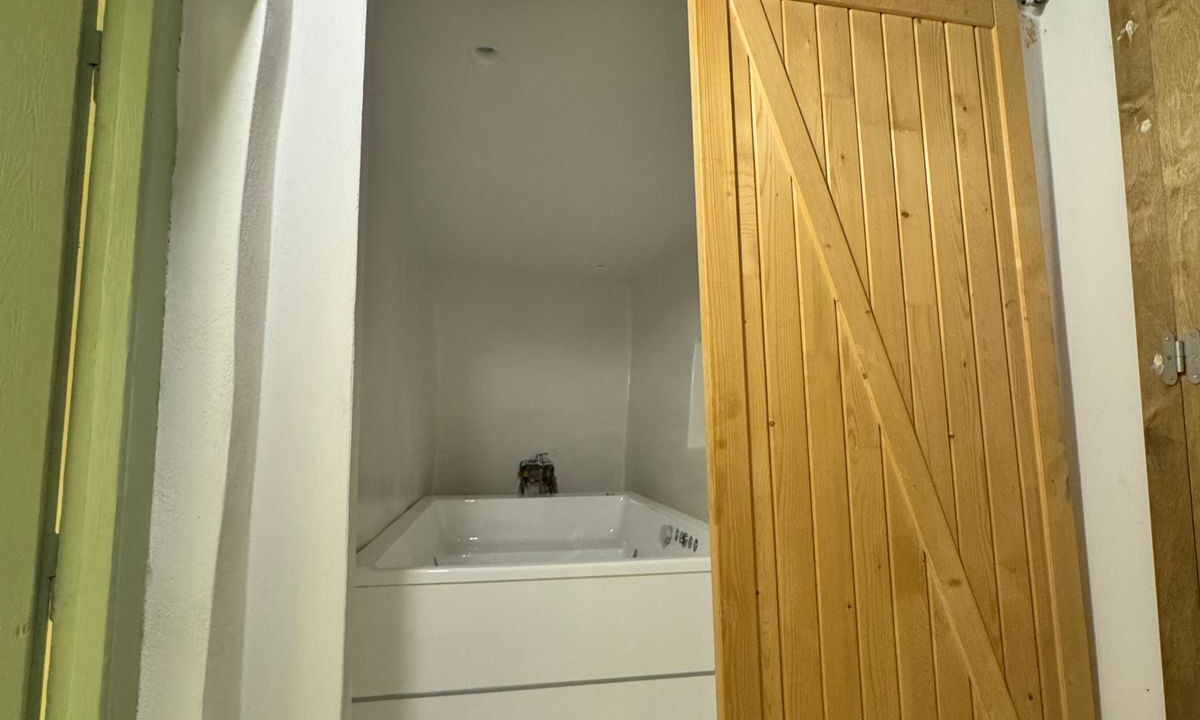 Photo of Bathroom in Ios