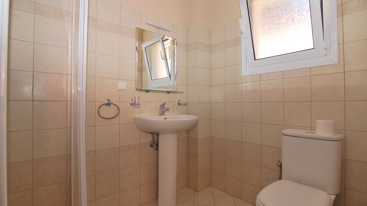 Photo of Bathroom in Dhrakata