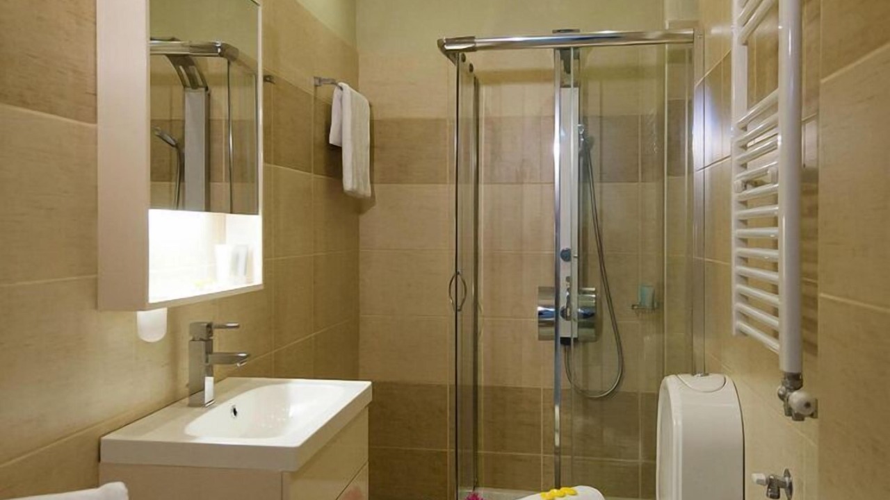 Photo of Bathroom in Adele