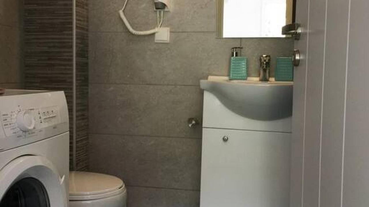 Photo of Bathroom in Dhrakata