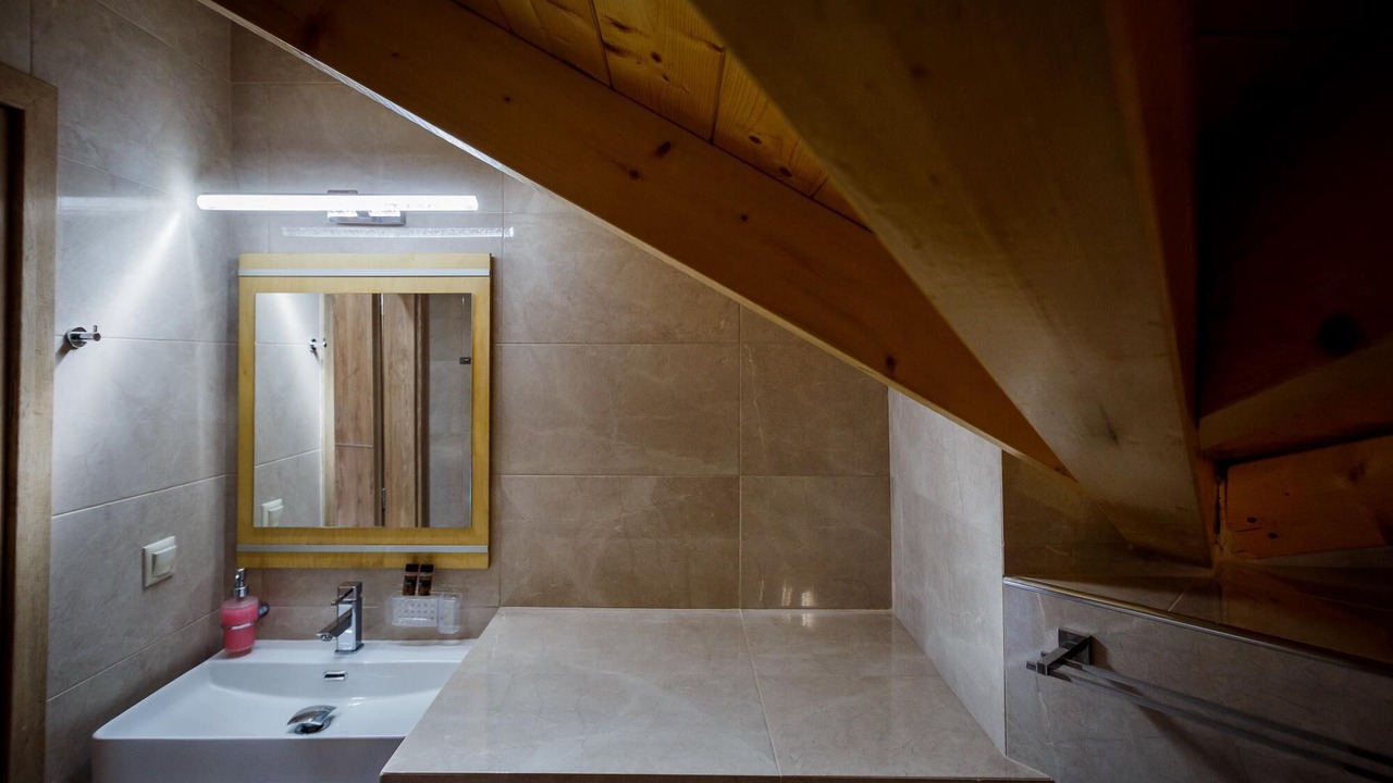 Photo of Bathroom in Alikanas