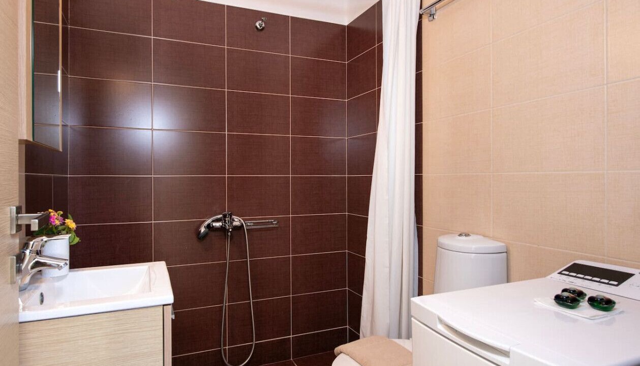 Photo of Bathroom in Plaka