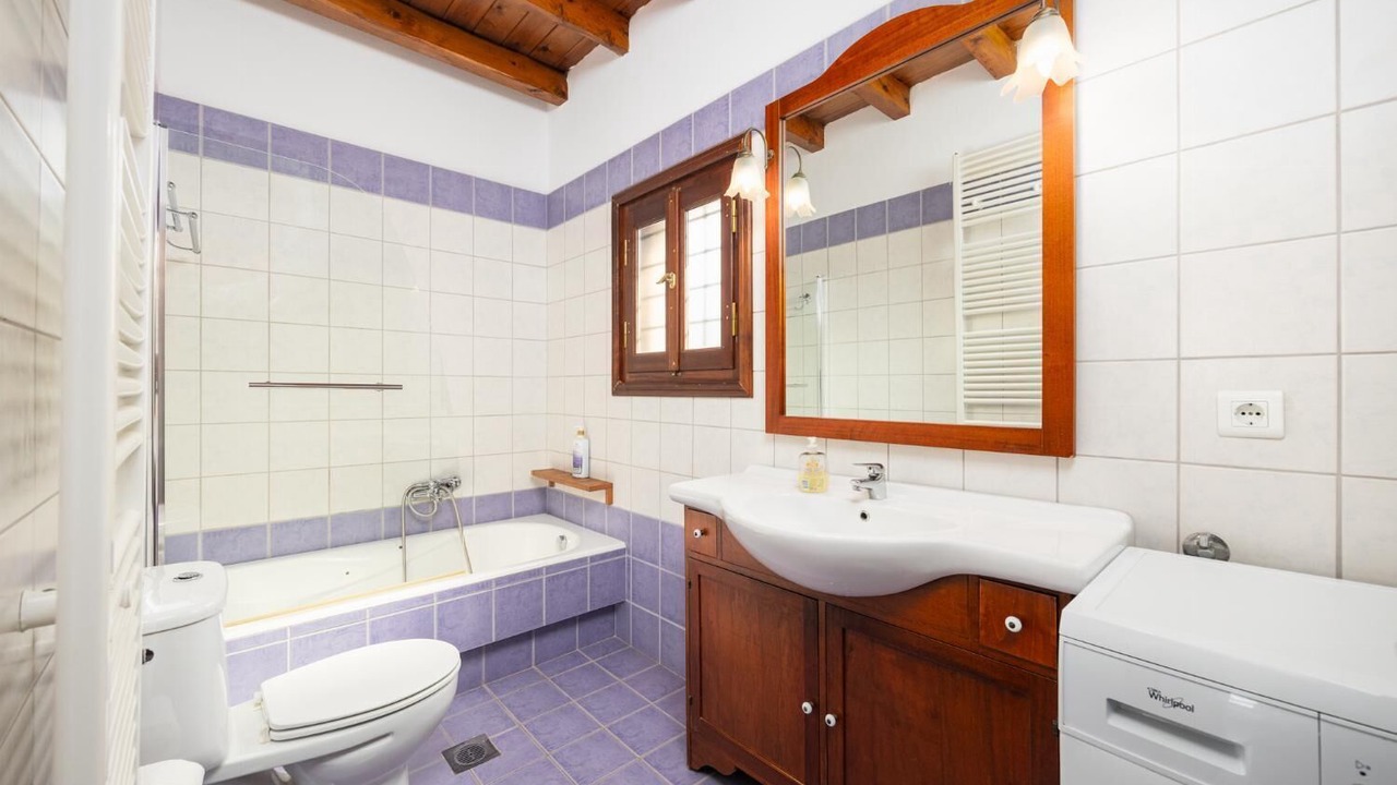 Photo of Bathroom in Atsipópoulon