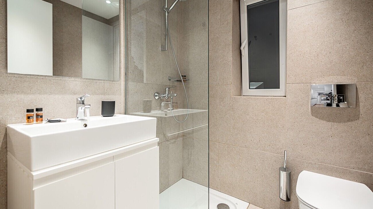 Photo of Bathroom in Ampelokipoi