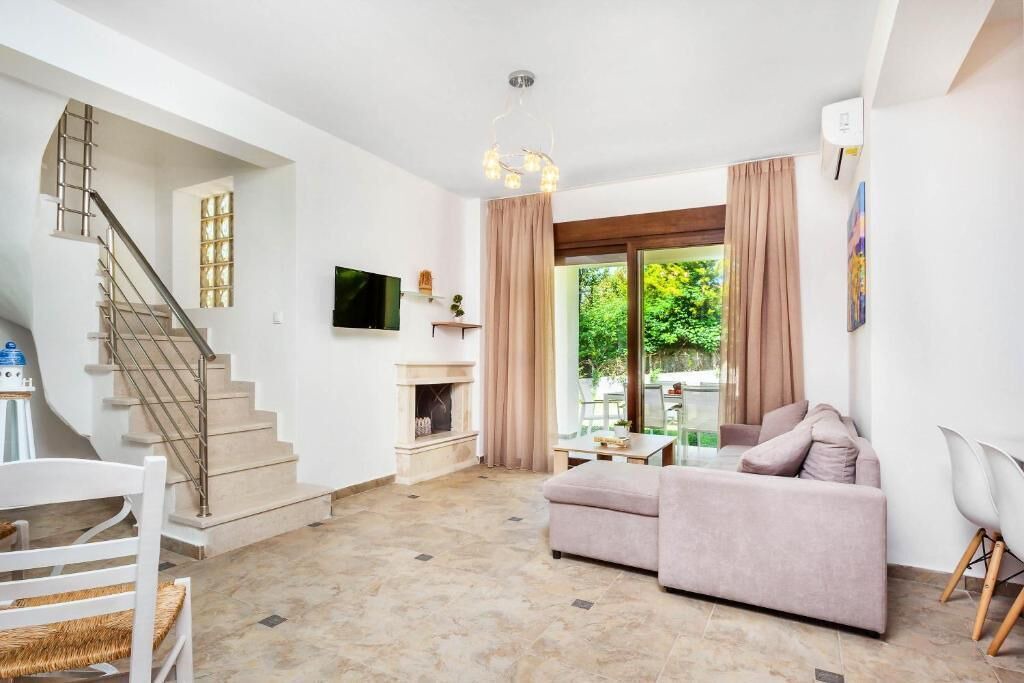 Photo of Livingroom in Kassandra