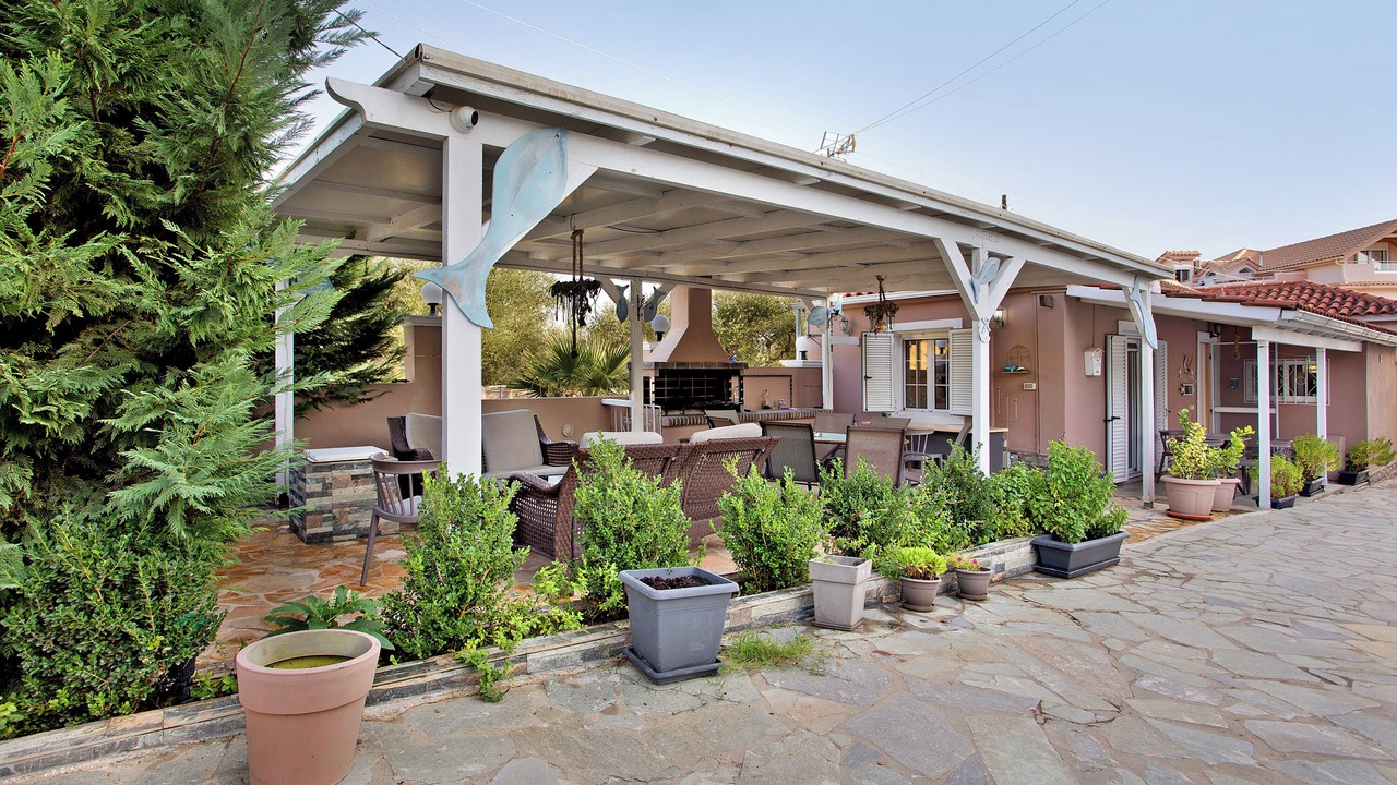 Photo of Patio Balcony in Alikanas