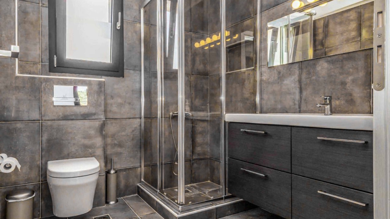Photo of Bathroom in Livadhakia