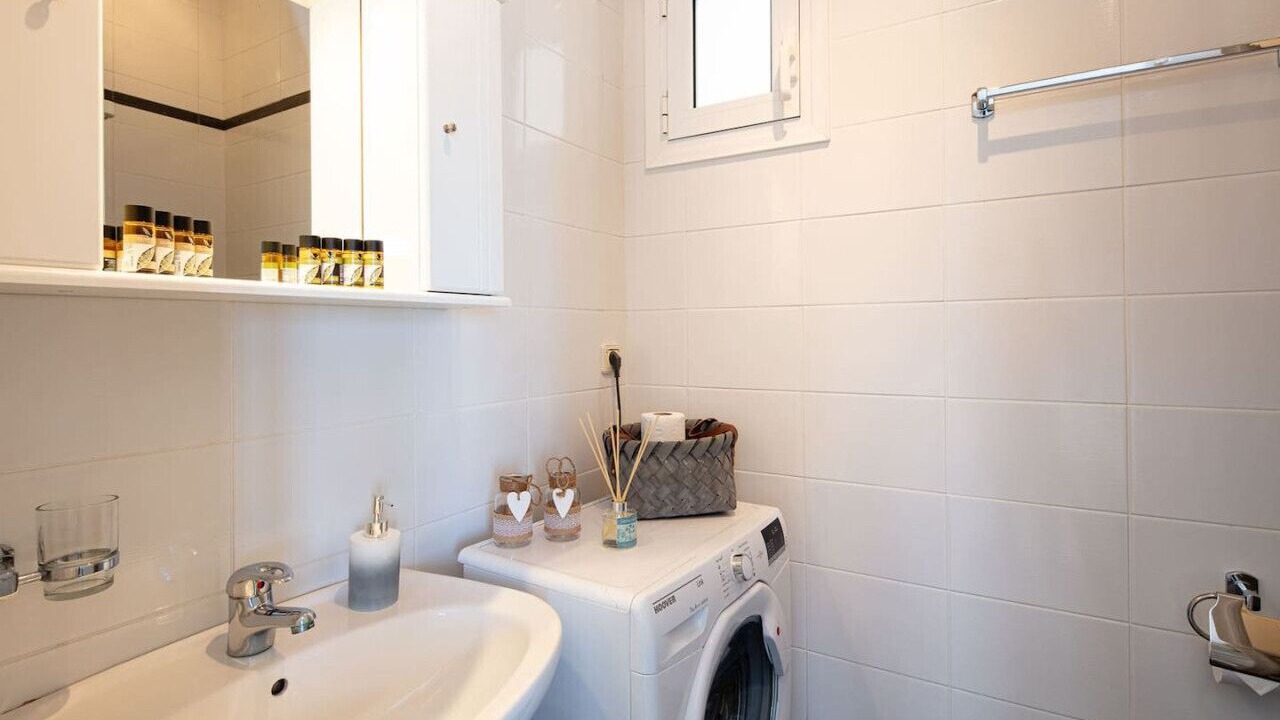 Photo of Bathroom in Plaka