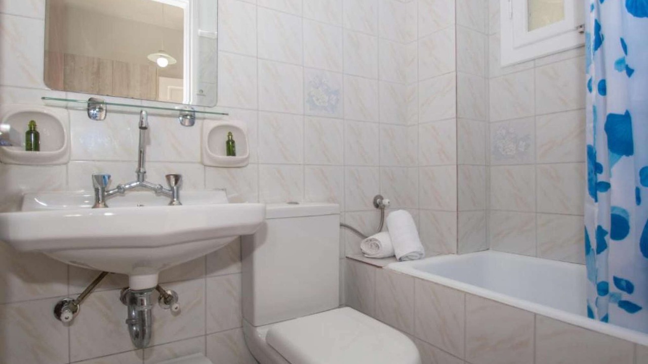 Photo of Bathroom in Amoudi