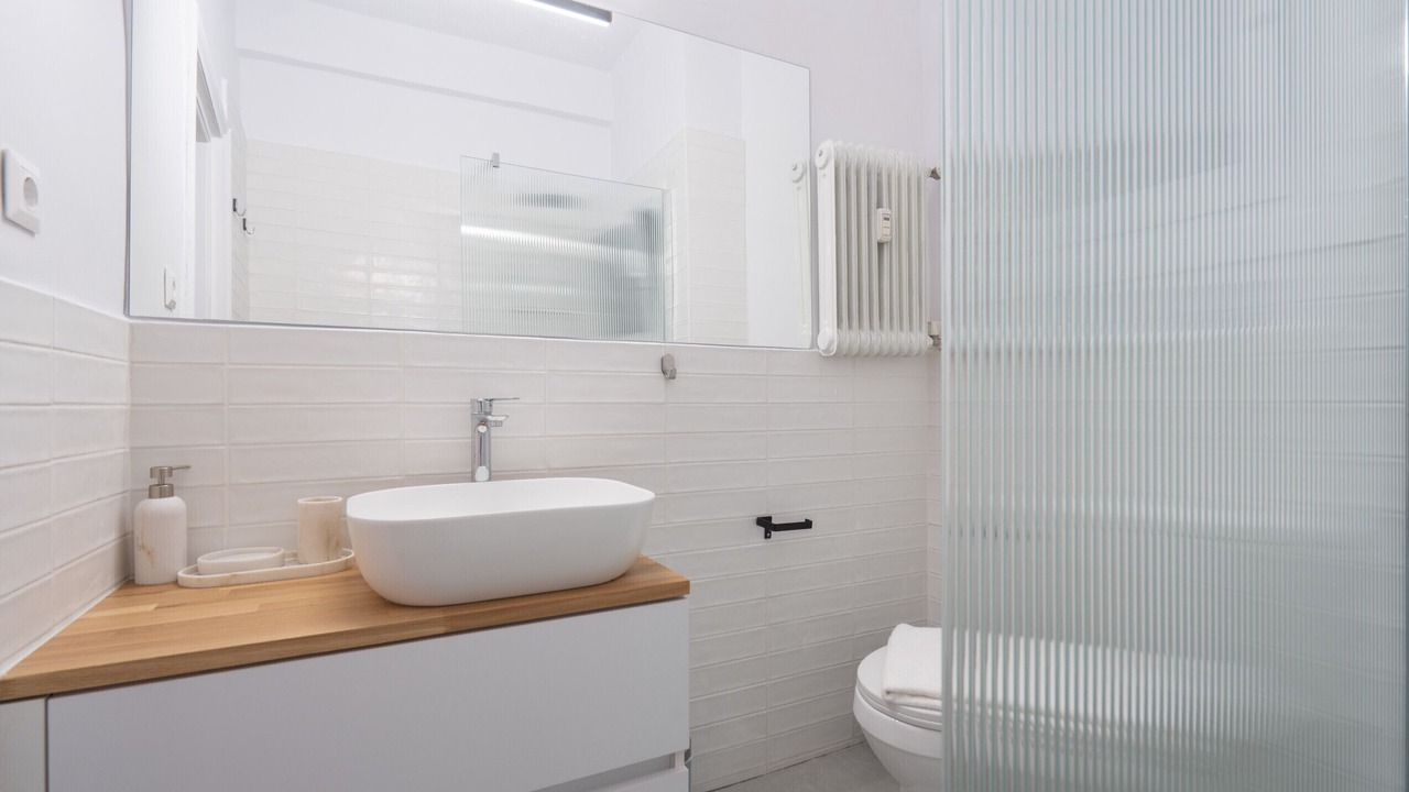 Photo of Bathroom in Exarhia