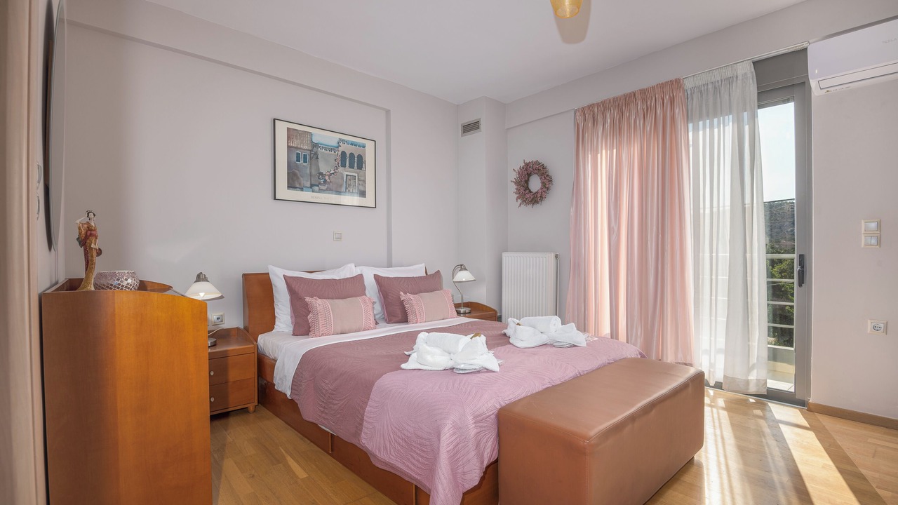 Photo of Bedroom in Vari