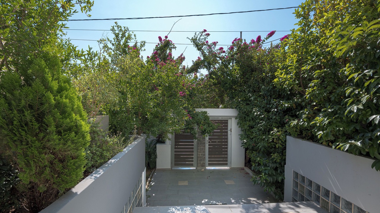 Photo of Outdoor in Vari