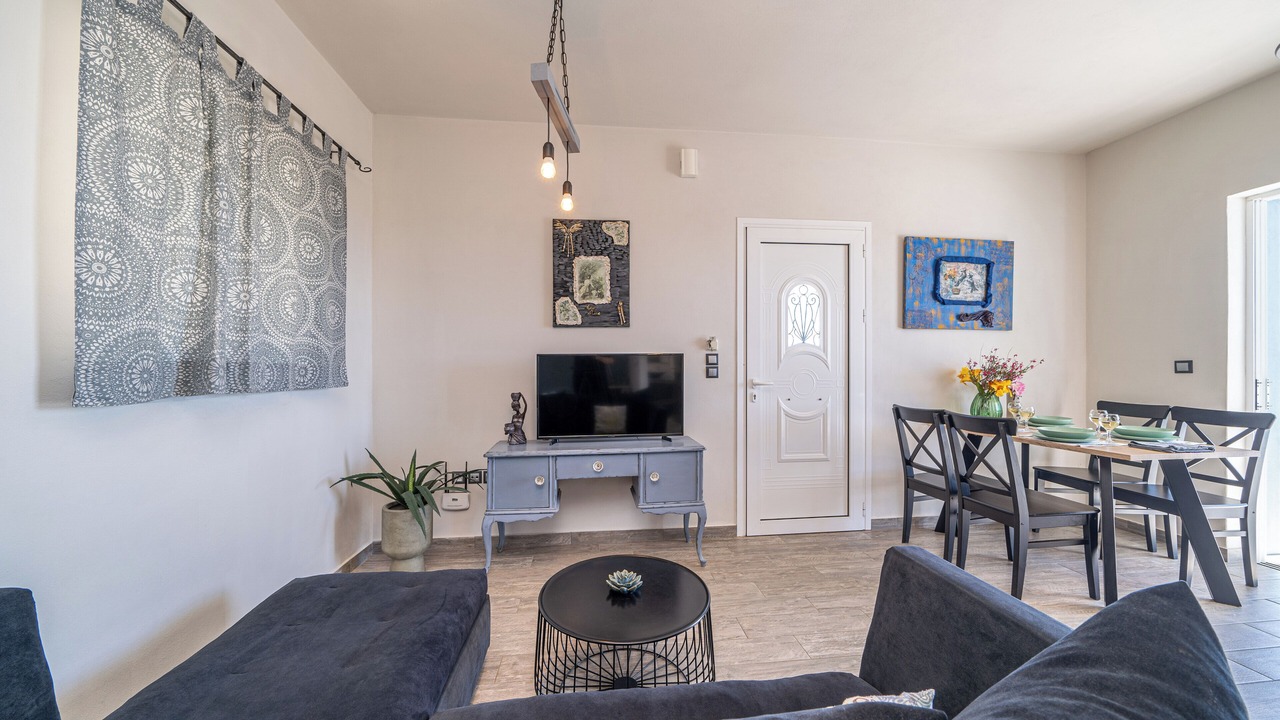 Photo of Livingroom in Leivathos