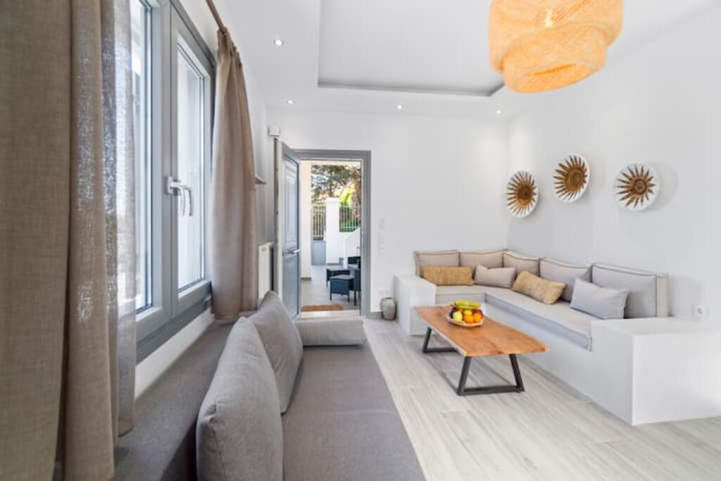 Photo of Livingroom in Paleopolis