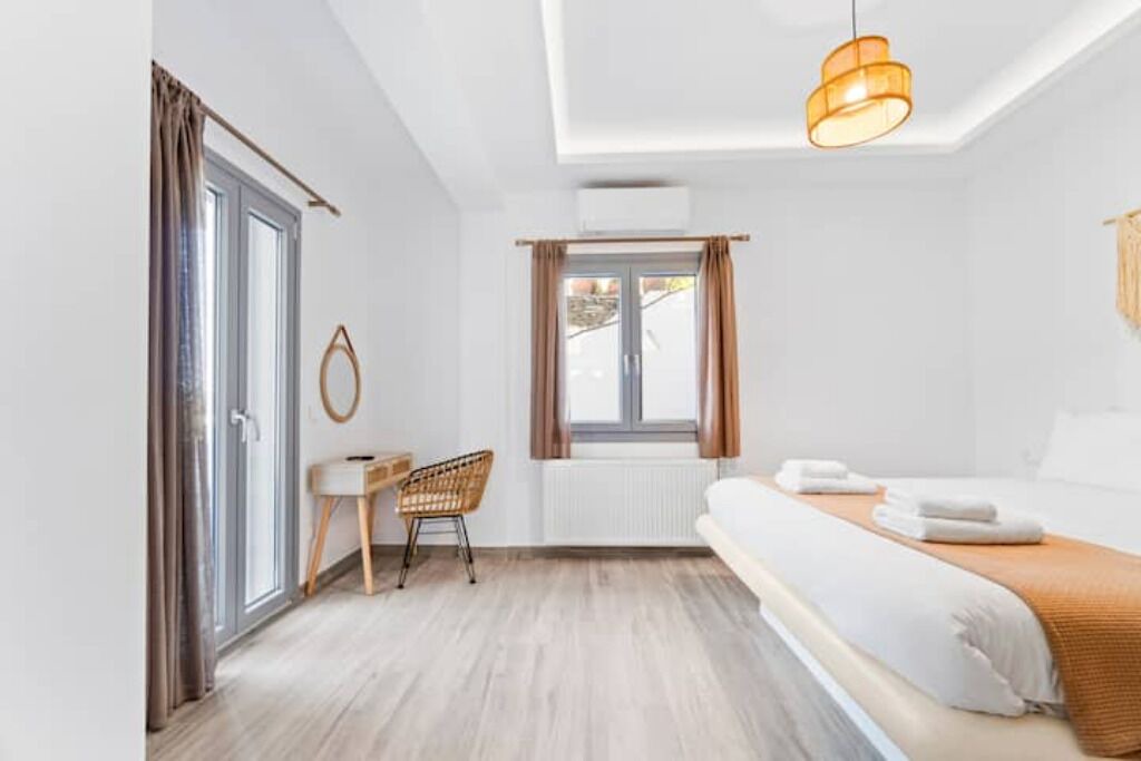 Photo of Bedroom in Paleopolis