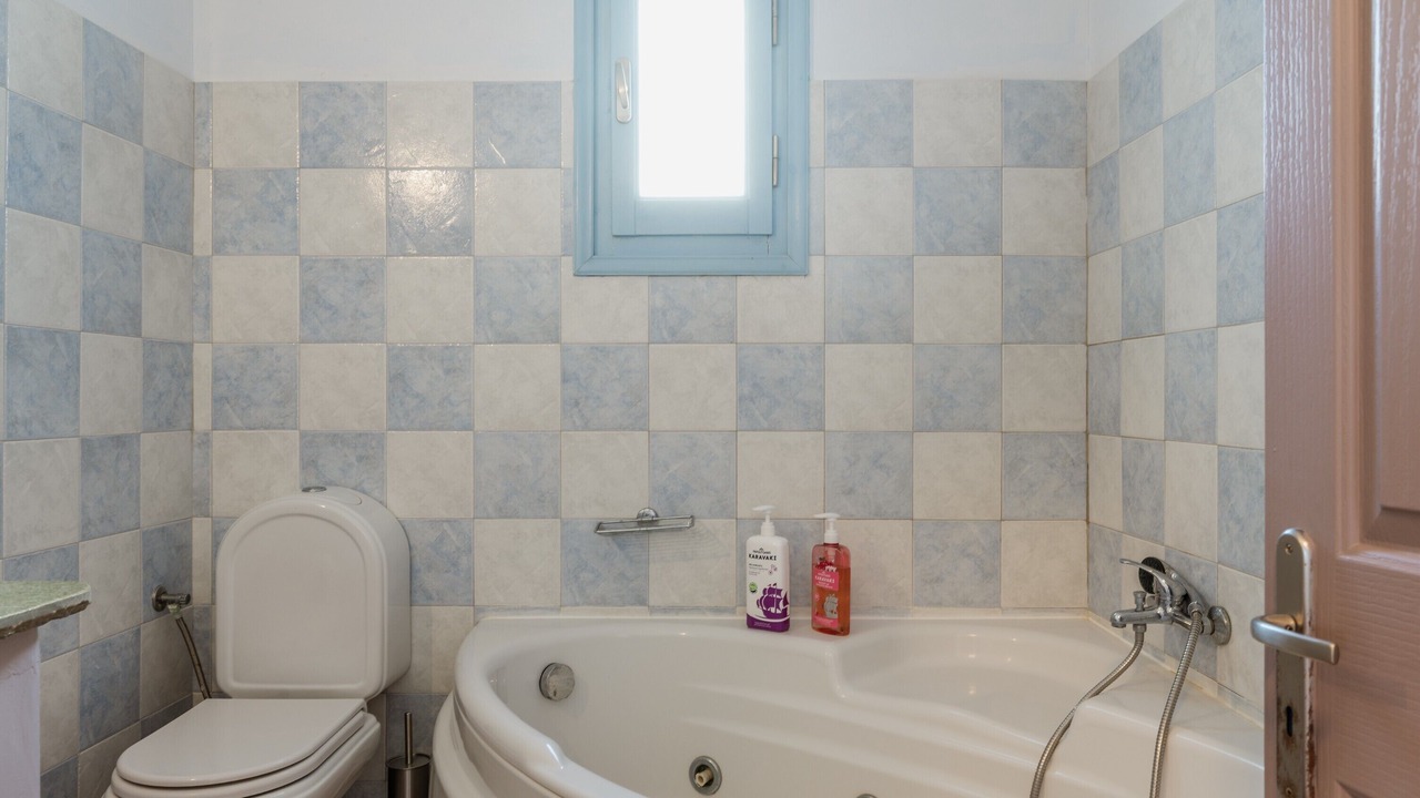 Photo of Bathroom in Agios Ioannis