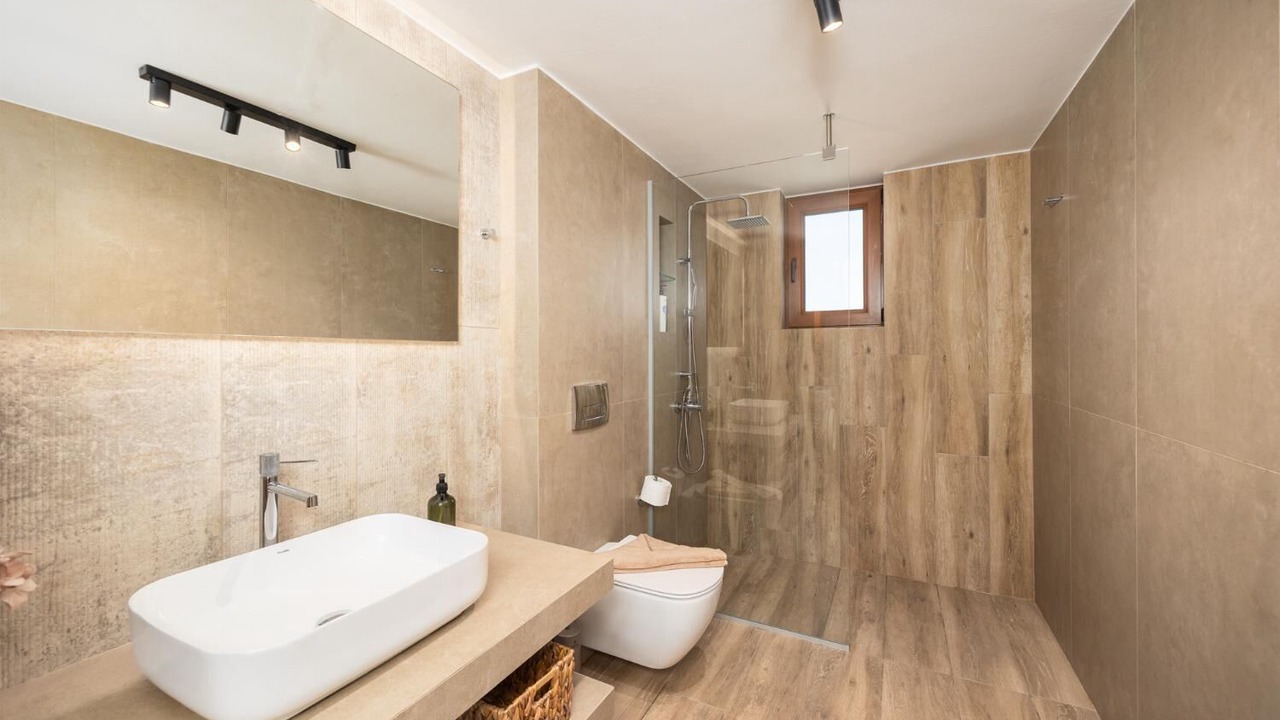 Photo of Bathroom in Prines