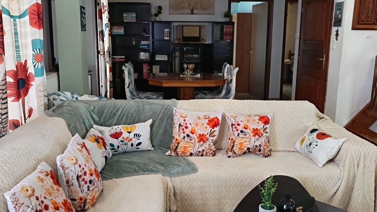 Photo of Livingroom in Neoi Epivates