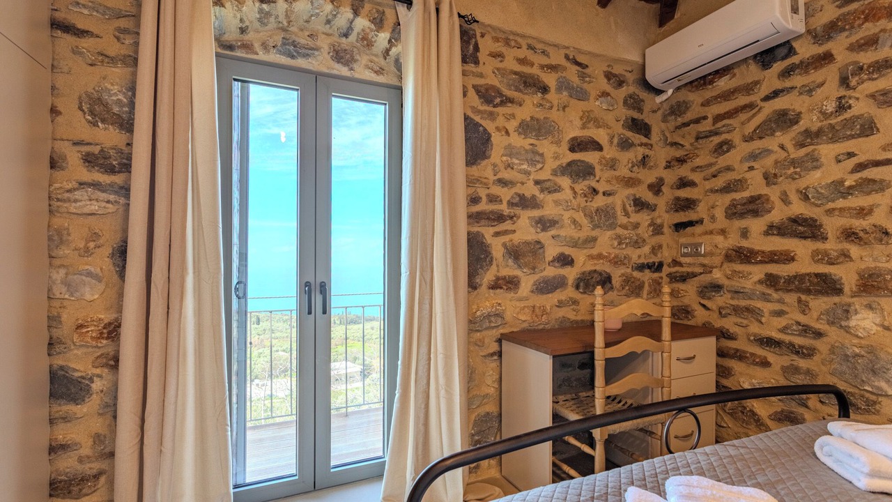 Photo of Bedroom in Thalames