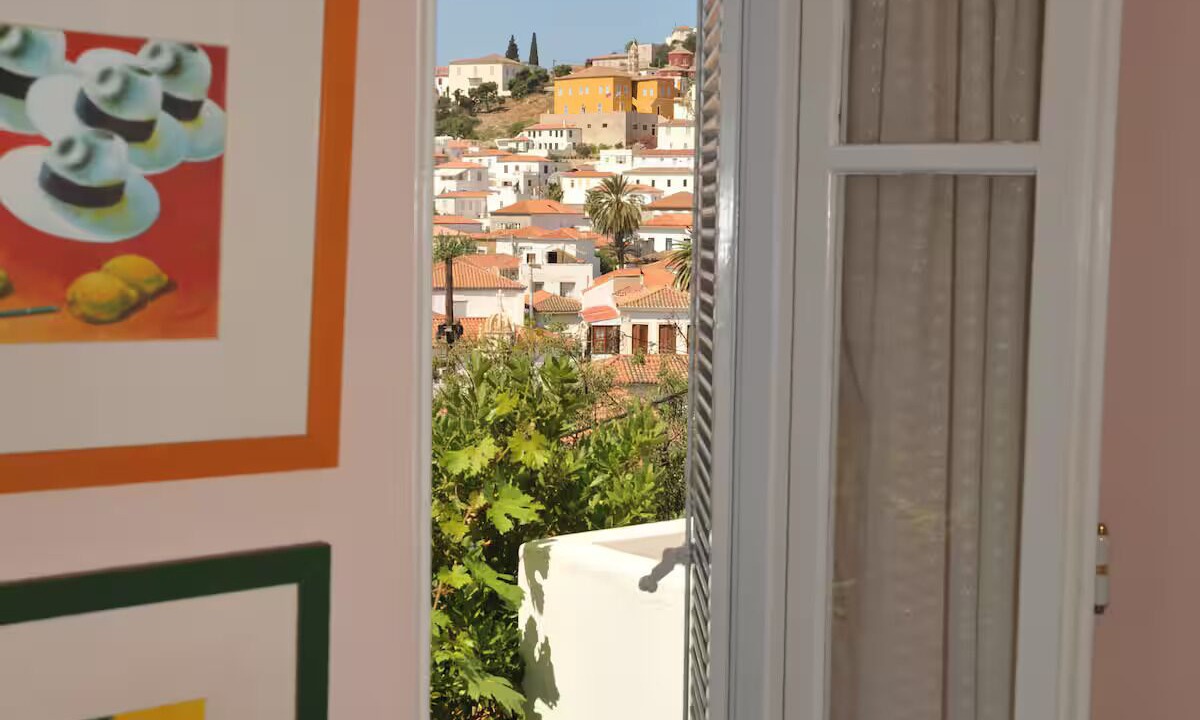 Photo of Others in Hydra