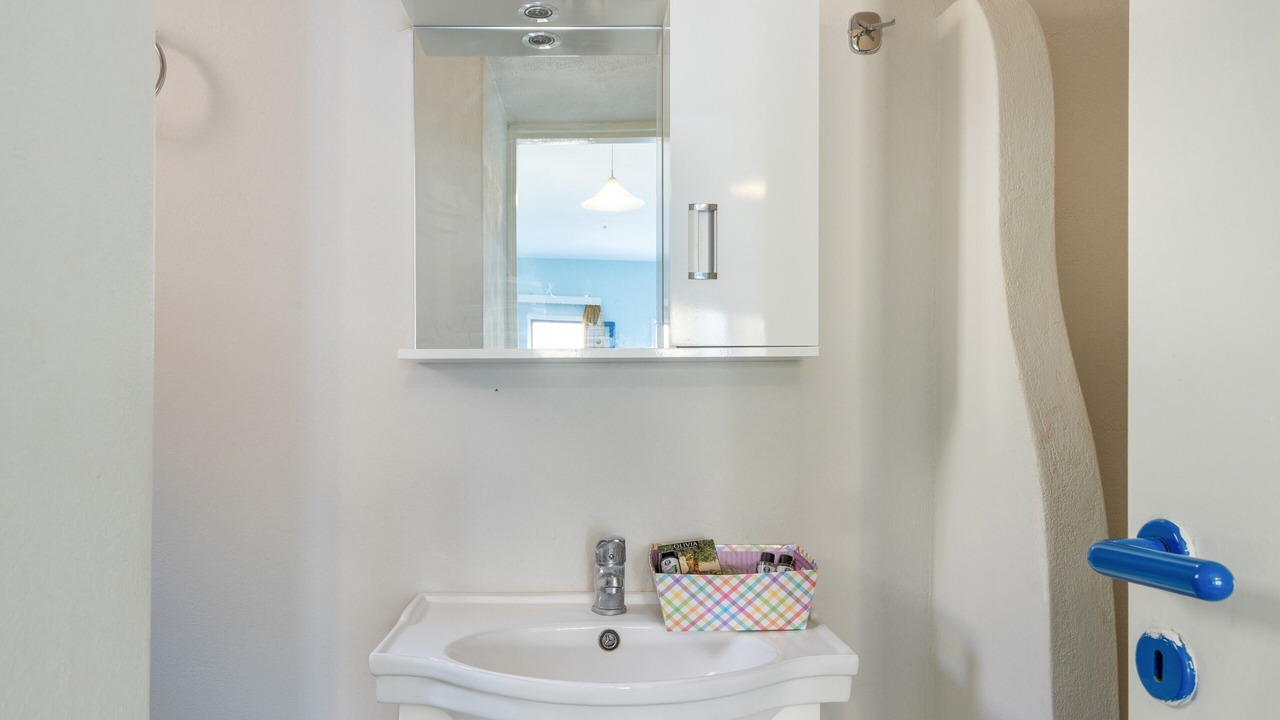 Photo of Bathroom in Diafani