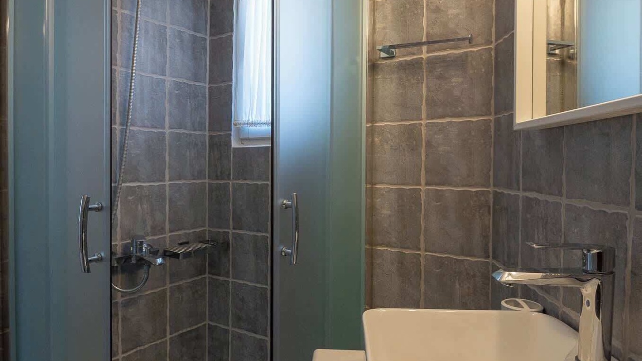 Photo of Bathroom in Diasella