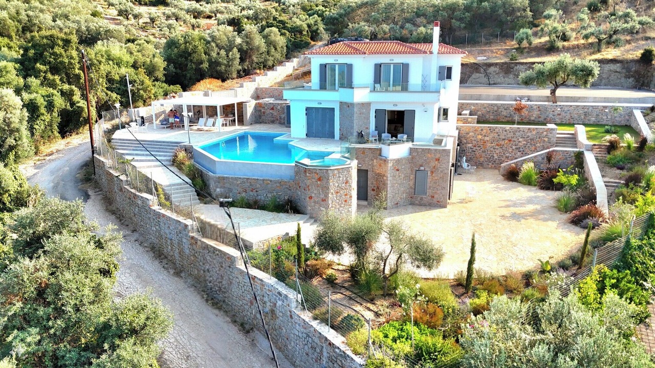 Photo of Outdoor in Melissopetra