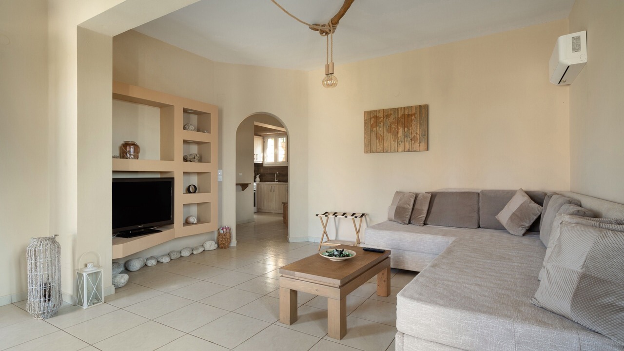 Photo of Livingroom in Karavados