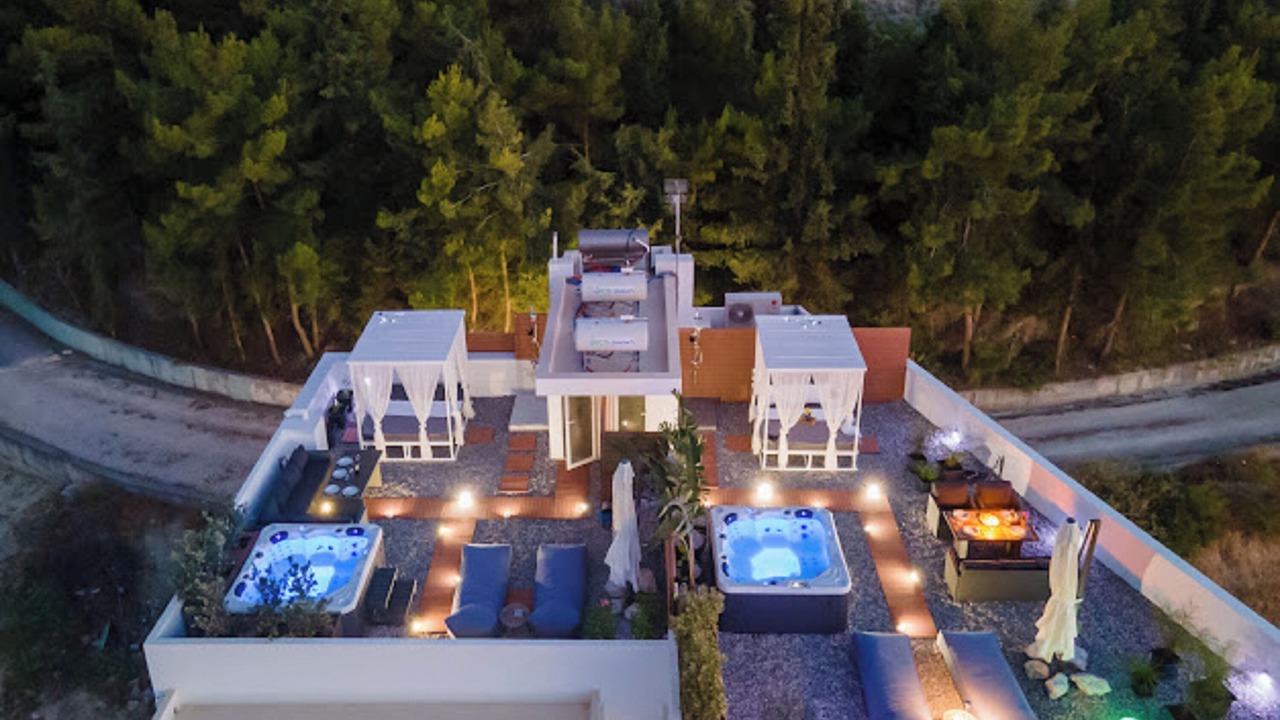Photo of Outdoor in Ixia
