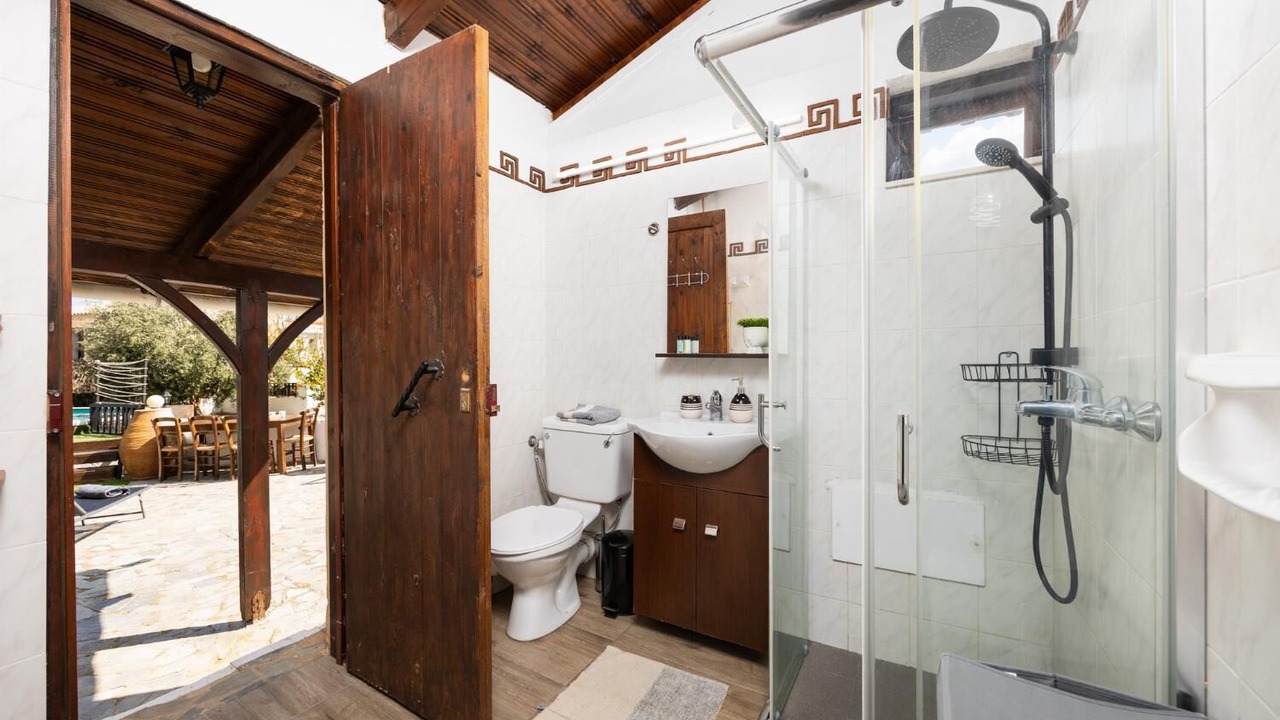 Photo of Bathroom in Pikris