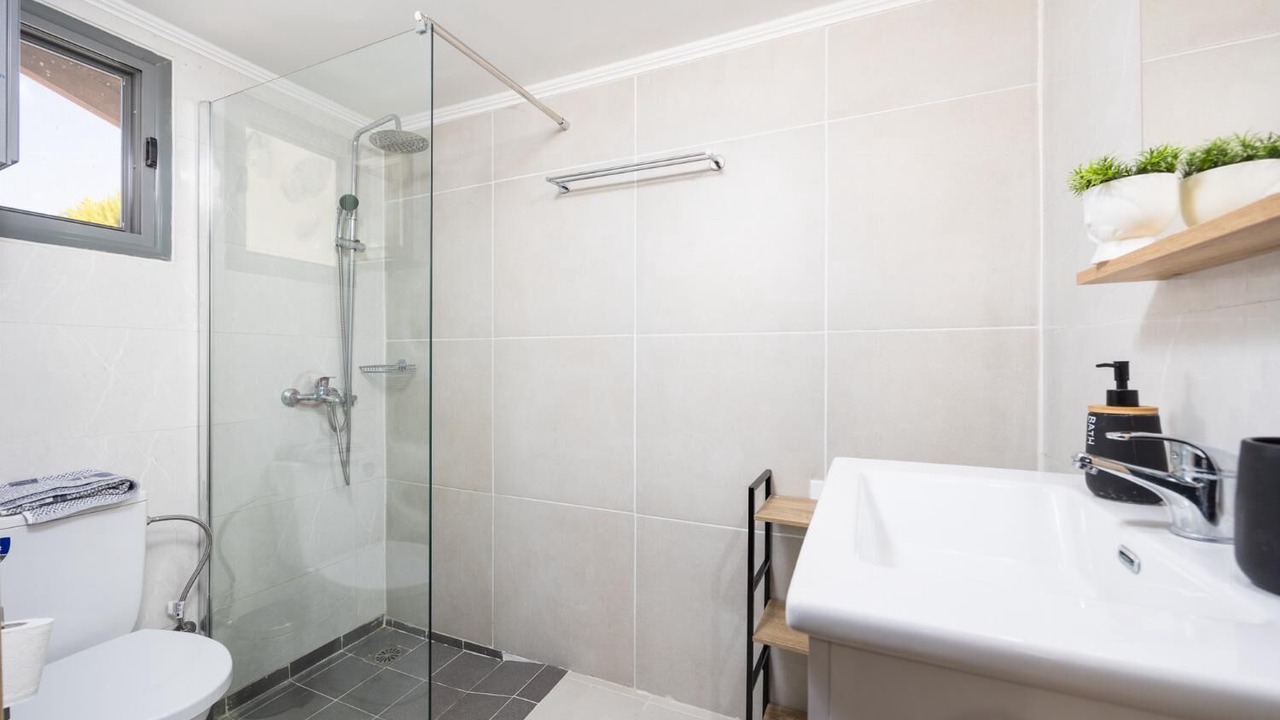 Photo of Bathroom in Pikris