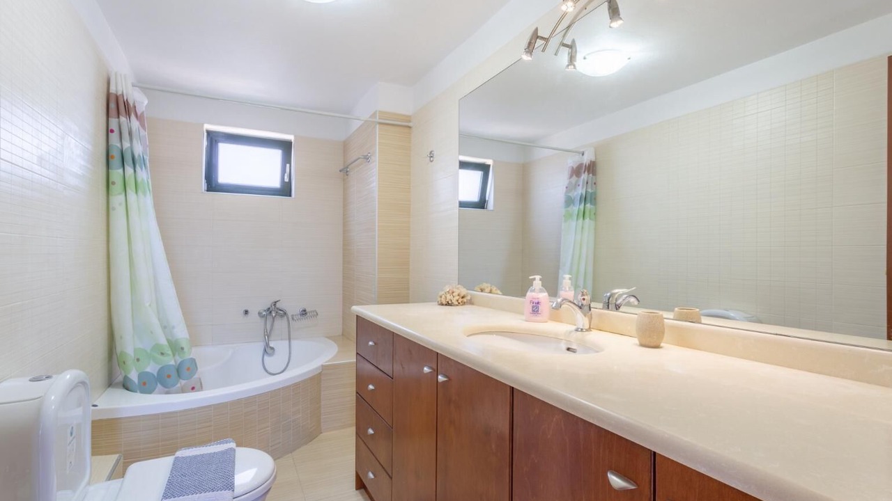 Photo of Bathroom in Gerani