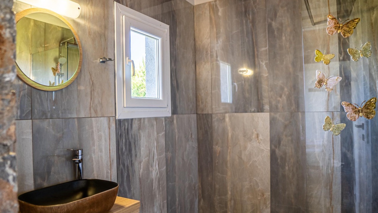 Photo of Bathroom in Milatos